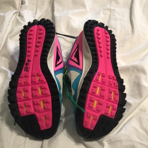 New nikes - Picture 2 of 4